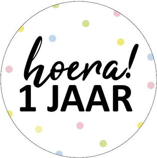 Hoera1jaarsticker-stoepkrijtmeid